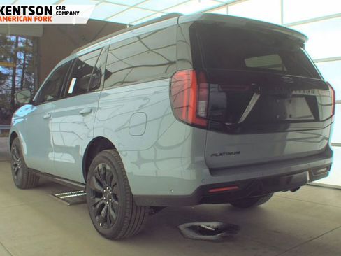 Used 2025 Ford Expedition Platinum w/ Stealth Appearance Package AWD/4WD image 6