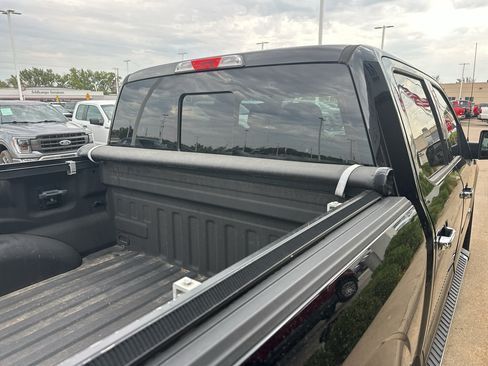 Used 2017 Ford F150 XLT w/ Equipment Group 302A Luxury AWD/4WD image 15
