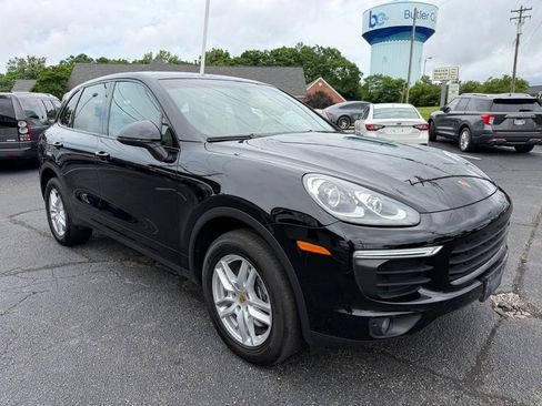Used 2016 Porsche Cayenne w/ Premium Package AWD/4WD image 4