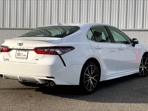 Used 2022 Toyota Camry SE FWD image 17