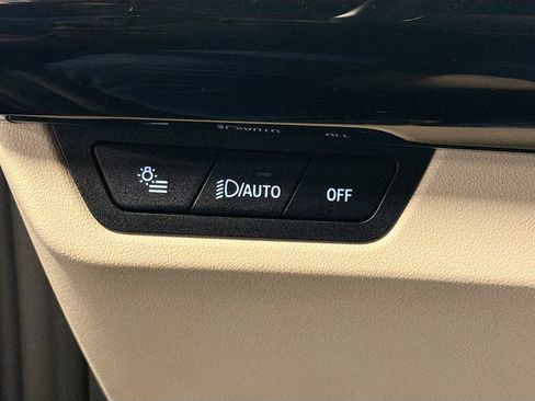 Used 2025 BMW X1 xDrive28i AWD/4WD image 17