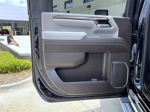Used 2024 Chevrolet Silverado 2500 LT AWD/4WD image 18
