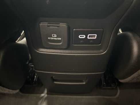 Used 2023 GMC Acadia Denali image 31