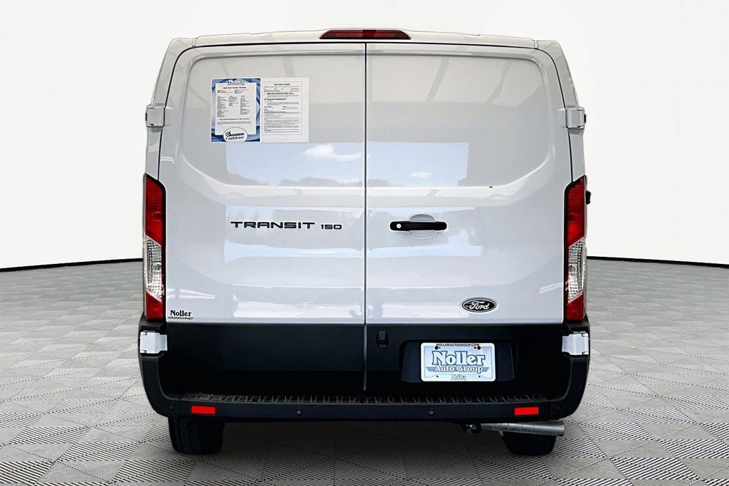 Used 2026 Ford Transit 150 Low Roof RWD image 4