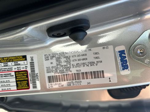 Used 2024 Toyota Tundra Platinum AWD/4WD image 36