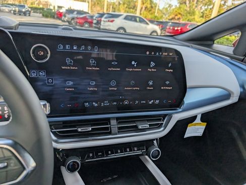 New 2026 Chevrolet Equinox EV LT image 19