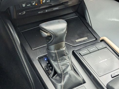 Used 2019 Lexus ES 350 350 w/ Premium Package image 20