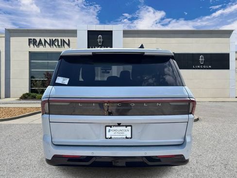 New 2026 Lincoln Navigator L Reserve w/ Jet Appearance Package AWD/4WD image 6