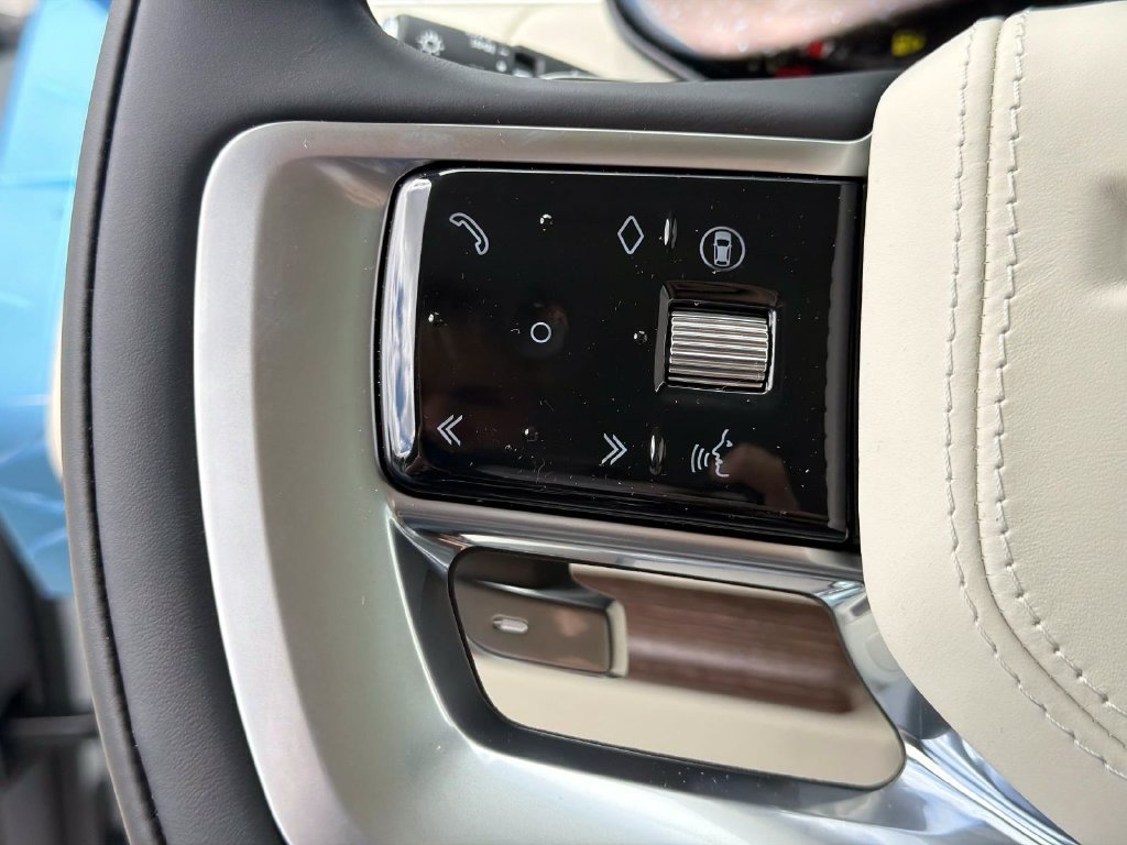 New 2027 Land Rover Range Rover Long Wheelbase SE AWD/4WD image 30