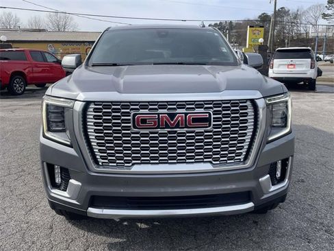 Used 2021 GMC Yukon XL Denali w/ Denali Premium Package image 10