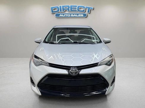 Used 2018 Toyota Corolla LE FWD image 2