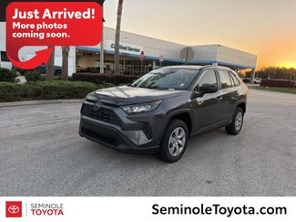 Used 2019 Toyota RAV4 LE video 1