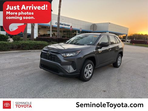 Used 2019 Toyota RAV4 LE image 1