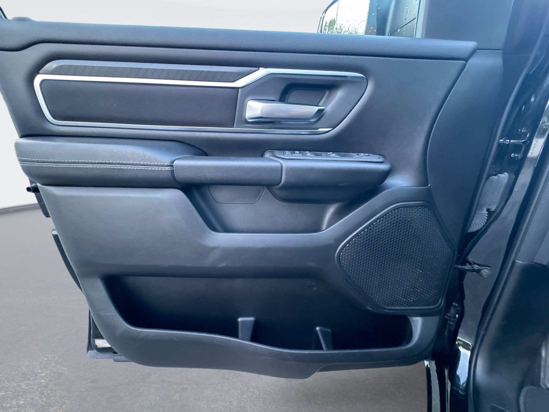 Used 2025 RAM 1500 Big Horn AWD/4WD image 29