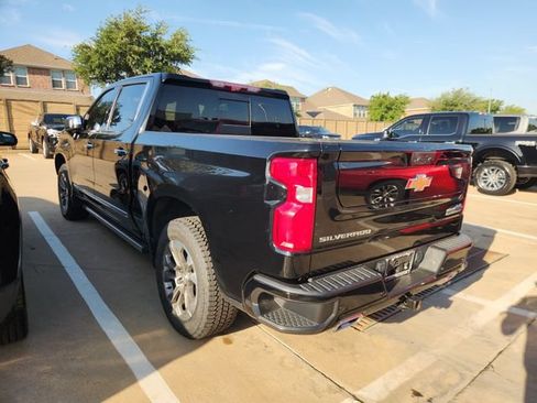 Used 2023 Chevrolet Silverado 1500 High Country w/ Technology Package AWD/4WD image 4