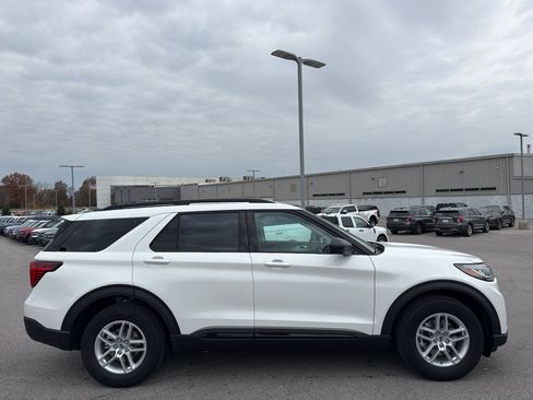 New 2026 Ford Explorer Active w/ Active Comfort Package image 4