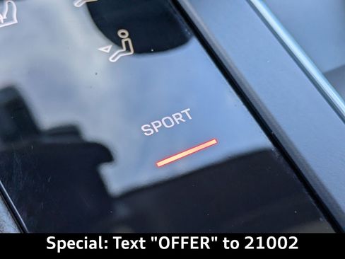 Used 2022 Porsche Macan image 26