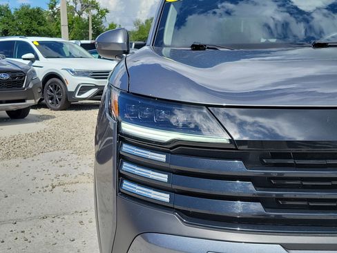 Used 2025 Nissan Kicks SV image 7