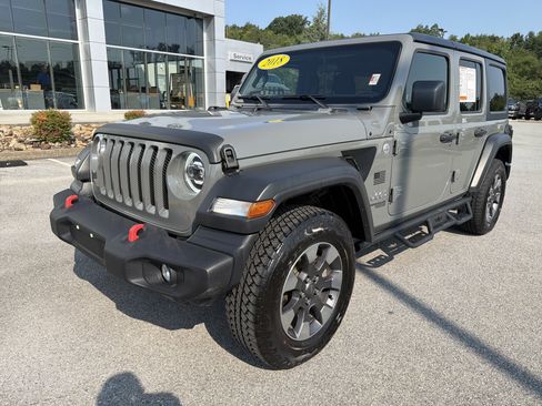 Used 2018 Jeep Wrangler Unlimited Sport S AWD/4WD image 2