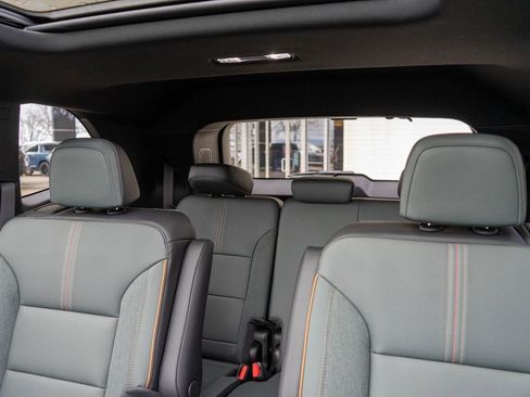 New 2026 GMC Acadia AT4 w/ Luxury Package image 13