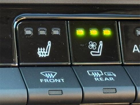 New 2025 Toyota Crown Signia image 21