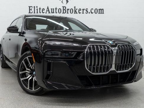 Used 2023 BMW 760i xDrive w/ Executive Package AWD/4WD image 58