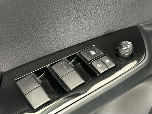 Certified 2022 Toyota Prius LE image 25