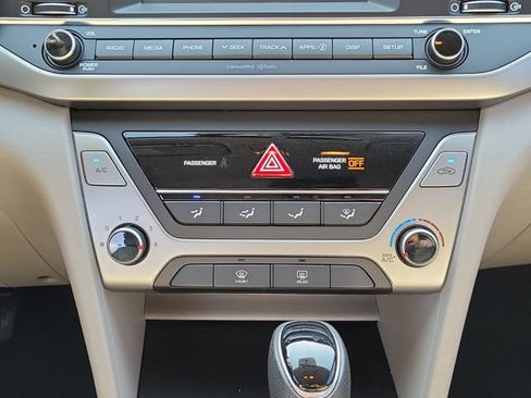 Used 2018 Hyundai Elantra SEL FWD image 16