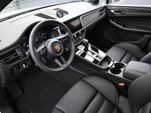 New 2026 Porsche Macan GTS AWD/4WD image 4