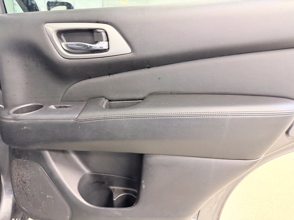 Used 2019 Nissan Pathfinder SV FWD image 31