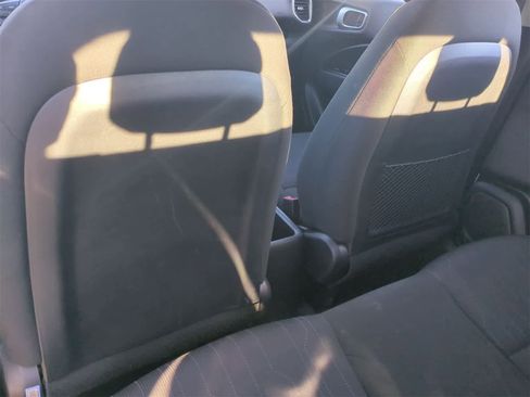 Used 2021 Hyundai Venue SE image 19