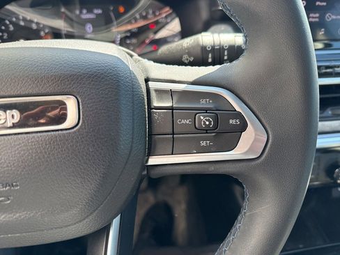 Used 2022 Jeep Compass Latitude FWD image 12