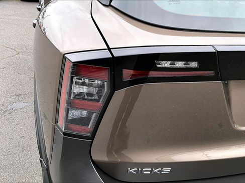 Used 2025 Nissan Kicks S image 21