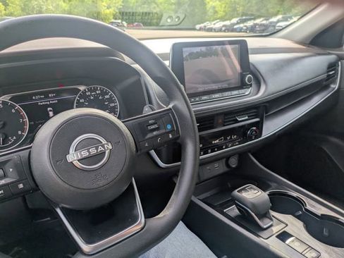 Used 2023 Nissan Rogue SV image 33