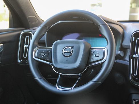 Used 2023 Volvo C40 P8 Recharge Plus w/ Protection Package Premier image 17