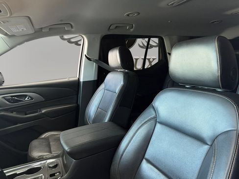 Used 2019 Chevrolet Traverse RS w/ LPO, 'HIT The Road' Package FWD image 9