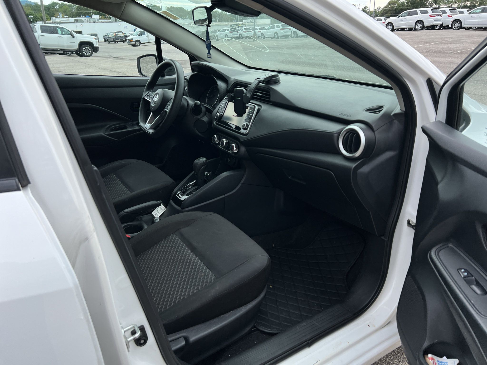 Used 2021 Nissan Versa S FWD image 9
