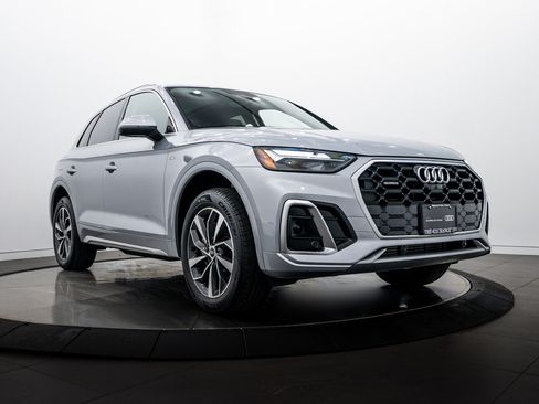 Certified 2023 Audi Q5 2.0T Premium Plus w/ Premium Plus Package AWD/4WD image 2