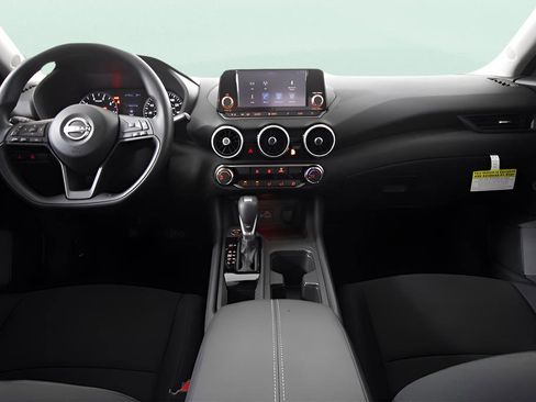 Used 2025 Nissan Sentra S image 15