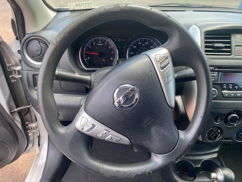 Used 2015 Nissan Versa SV FWD image 14