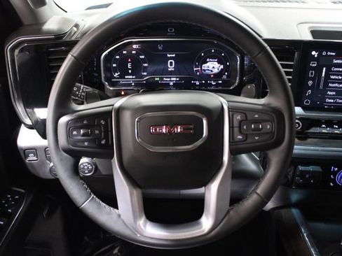 Used 2025 GMC Sierra 1500 SLT w/ SLT Premium Plus Package AWD/4WD image 39
