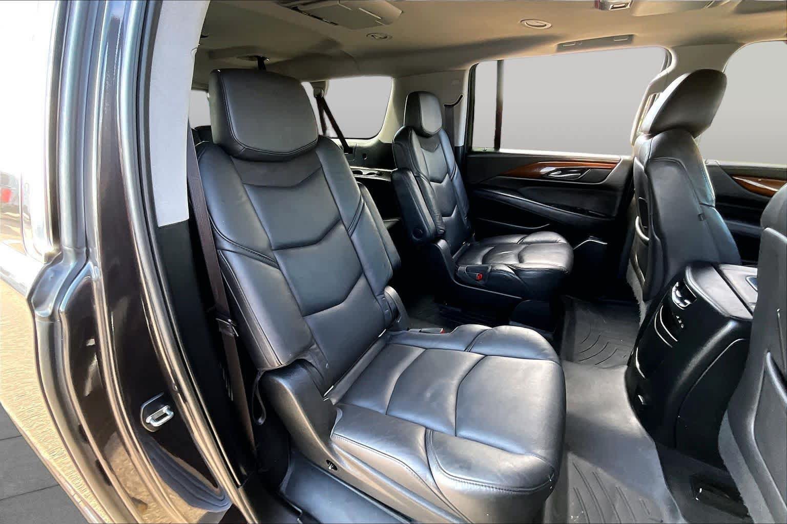 Used 2017 Cadillac Escalade ESV Premium Luxury AWD/4WD image 20