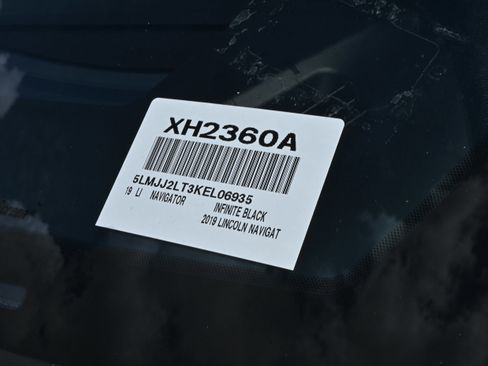 Used 2019 Lincoln Navigator Reserve AWD/4WD image 42