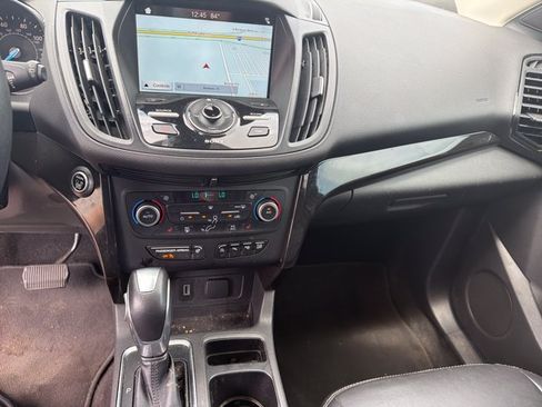 Used 2018 Ford Escape Titanium AWD/4WD image 14