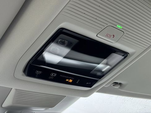 New 2025 Volkswagen Tiguan SE image 33