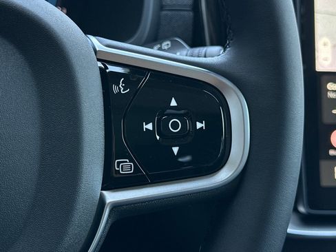 Certified 2025 Volvo XC90 B6 Core w/ Protection Package Premier image 29