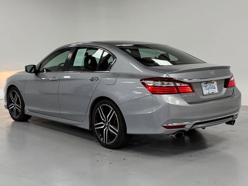 Used 2017 Honda Accord Sport image 3