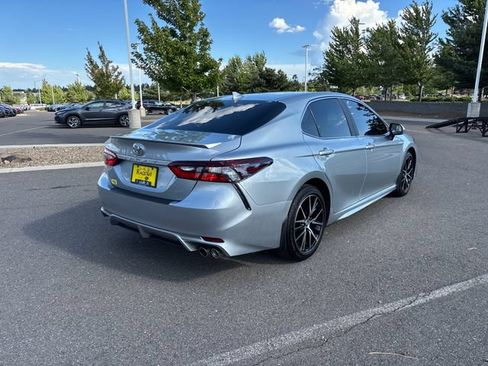 Used 2024 Toyota Camry SE FWD image 3