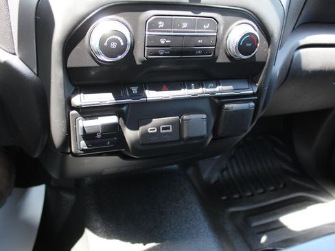 Used 2021 GMC Sierra 3500 4x4 Regular Cab w/ Convenience Package image 17