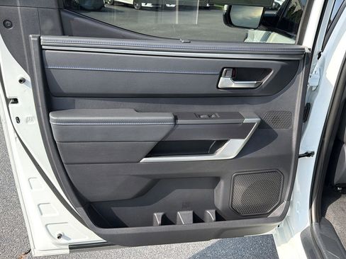 Used 2022 Toyota Tundra Platinum AWD/4WD image 18